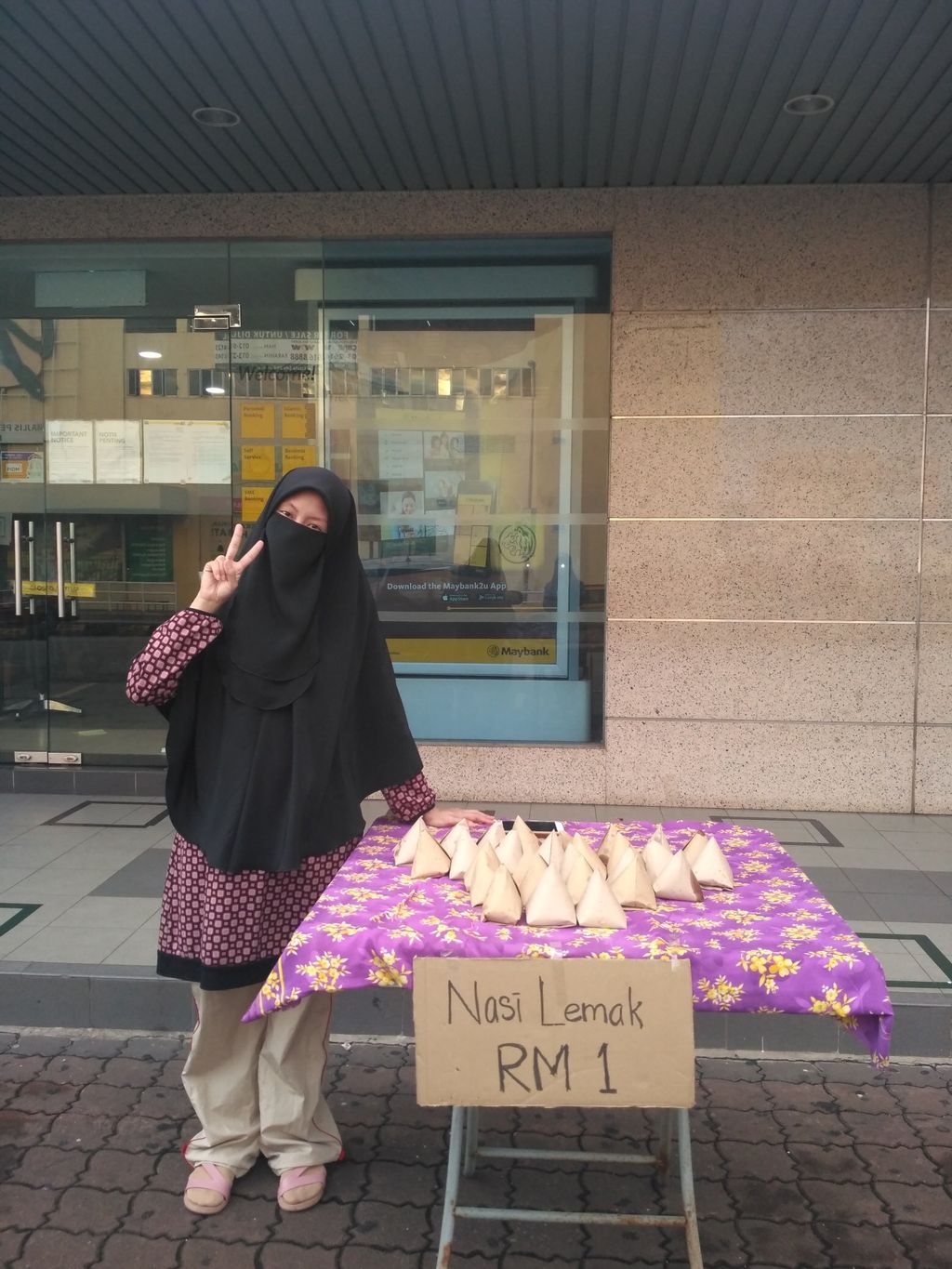 Haru! Kisah Ibu Hamil 7 Bulan Jualan Jagung Demi Hidupi Keluarga